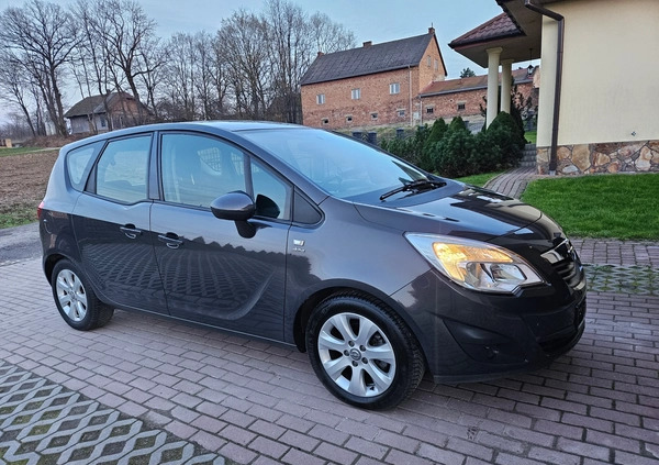Opel Meriva cena 26800 przebieg: 120000, rok produkcji 2013 z Brzozów małe 352